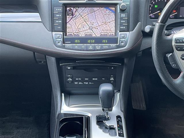 クラウン アスリート　禁煙／純正ナビ／フルセグＴＶ／ＨＤＤ／ＡＵＸ／ＤＶＤ／ＴＲＤエアロ／モデリスタ１９インチＡＷ／ＴＥＩＮサス／前席パワーシート／クルーズコントロール／クリアランスソナー／横滑り防止システム（16枚目）