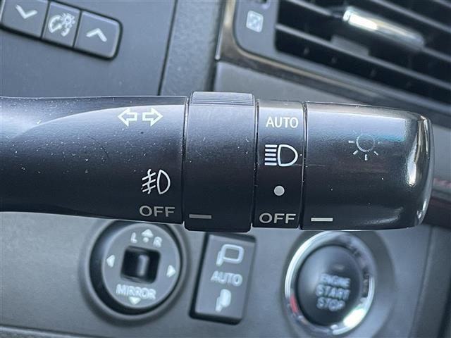 クラウン アスリート　禁煙／純正ナビ／フルセグＴＶ／ＨＤＤ／ＡＵＸ／ＤＶＤ／ＴＲＤエアロ／モデリスタ１９インチＡＷ／ＴＥＩＮサス／前席パワーシート／クルーズコントロール／クリアランスソナー／横滑り防止システム（23枚目）