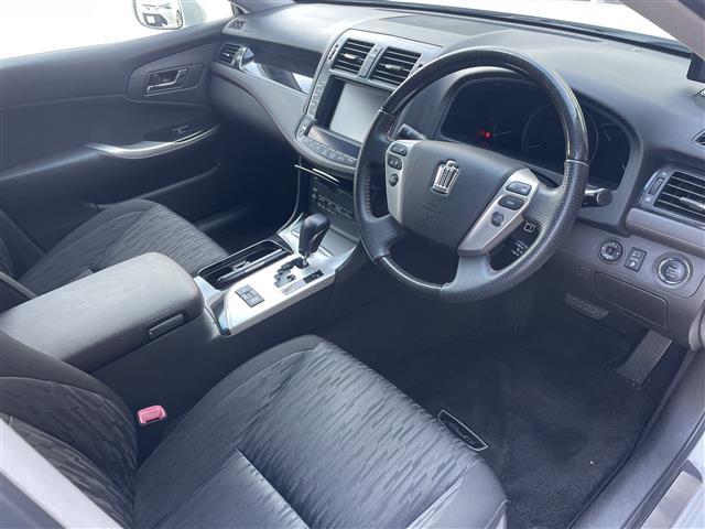 クラウン アスリート　禁煙／純正ナビ／フルセグＴＶ／ＨＤＤ／ＡＵＸ／ＤＶＤ／ＴＲＤエアロ／モデリスタ１９インチＡＷ／ＴＥＩＮサス／前席パワーシート／クルーズコントロール／クリアランスソナー／横滑り防止システム（25枚目）