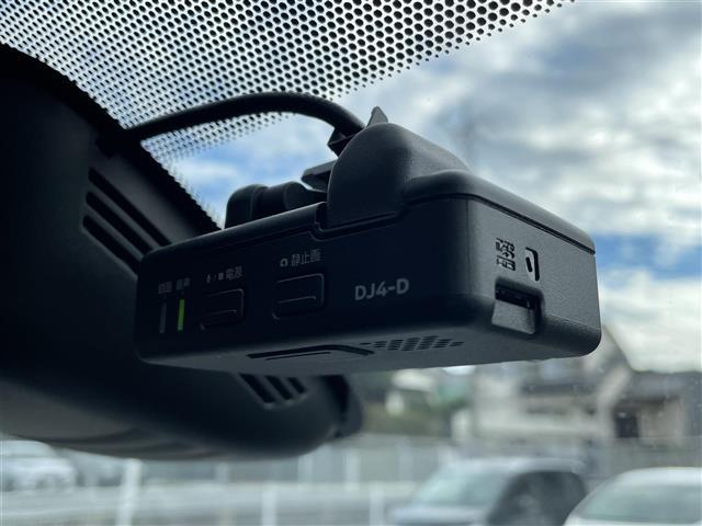 セレナ ハイウェイスター　ＶセレクションＩＩ　１オーナー　プロｐｉｌｏｔ　両側Ｐスラ　純正ナビ（14枚目）