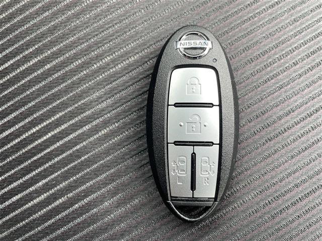 セレナ ハイウェイスター　ＶセレクションＩＩ　１オーナー　プロｐｉｌｏｔ　両側Ｐスラ　純正ナビ（16枚目）