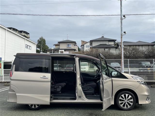 セレナ ハイウェイスター　ＶセレクションＩＩ　１オーナー　プロｐｉｌｏｔ　両側Ｐスラ　純正ナビ（21枚目）