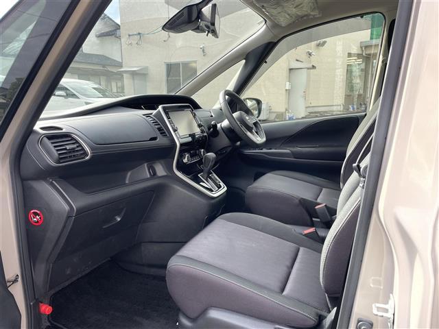 セレナ ハイウェイスター　ＶセレクションＩＩ　１オーナー　プロｐｉｌｏｔ　両側Ｐスラ　純正ナビ（29枚目）