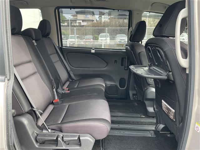 セレナ ハイウェイスター　ＶセレクションＩＩ　１オーナー　プロｐｉｌｏｔ　両側Ｐスラ　純正ナビ（31枚目）