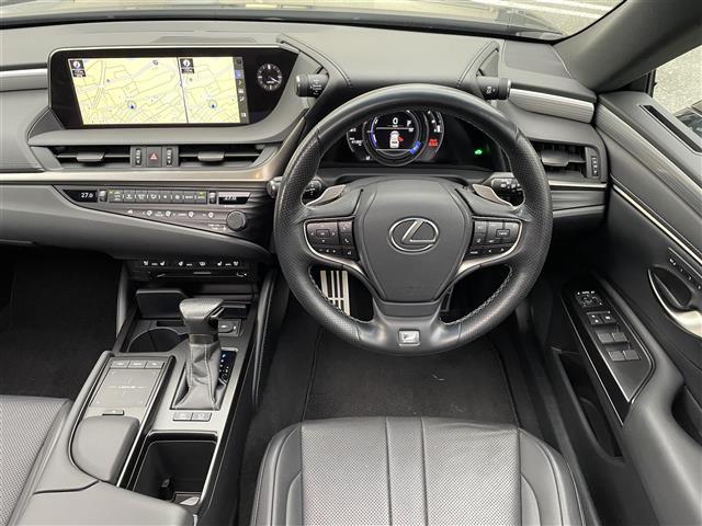 ＥＳ ＥＳ３００ｈ　Ｆスポーツ　サンルーフ　革シート　Ｒクルーズ　純正ナビ（3枚目）