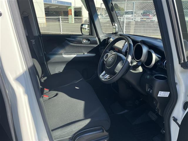 Ｎ－ＢＯＸカスタム Ｇ・ＬパッケージＳＳパッケージ　１オーナー　ＣＴＢＡ　両側Ｐスラ　純ナビ　Ｂカメラ（23枚目）