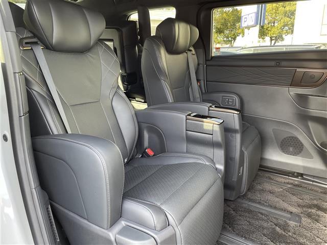 ヴェルファイアハイブリッド Ｚ　プレミア　モデリスタエアロ　Ｍルーフ　革シート　後席Ｍ（32枚目）