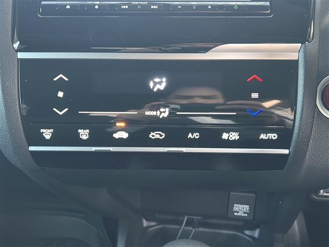 フィット 13G・Fパッケージ ファインエディション ワンオーナー/純正ナビ/フルセグTV/Bluetooth/DVD再生/バックカメラ/衝突軽減ブレーキ/スマートキー/プッシュスタート/ETC/LEDライト/サイドエアバッグ/カーテンエアバッグ(20枚目)