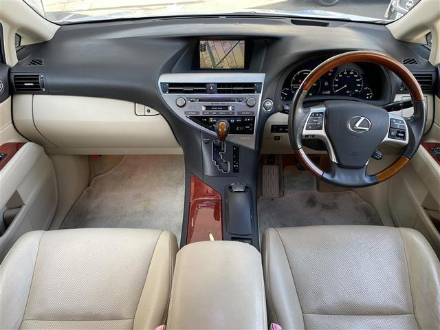 ＲＸ ＲＸ４５０ｈ　バージョンＬ　・純正メーカーナビ・Ｂｌｕｅｔｏｏｔｈ対応・ワンセグＴＶ・ＦＭ／ＡＭ・ＣＤ／ＤＶＤ・サンルーフ・レーダークルーズコントロール・ドライブレコーダー・前席シートヒーター・前席パワーシート（2枚目）