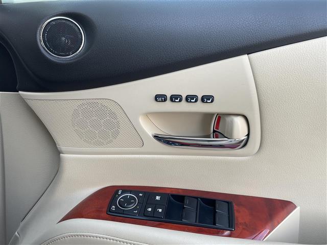 ＲＸ ＲＸ４５０ｈ　バージョンＬ　・純正メーカーナビ・Ｂｌｕｅｔｏｏｔｈ対応・ワンセグＴＶ・ＦＭ／ＡＭ・ＣＤ／ＤＶＤ・サンルーフ・レーダークルーズコントロール・ドライブレコーダー・前席シートヒーター・前席パワーシート（21枚目）