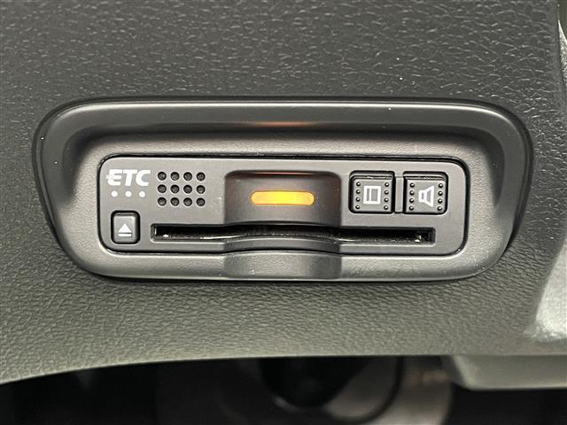 ヴェゼル ＲＳ・ホンダセンシング　・純正ディーラーナビ（Ｇａｔｈｅｒｓ：ＶＸＭ－１９４ＶＦｉ）・Ｂｌｕｅｔｏｏｔｈ対応・フルセグＴＶ・ＦＭ／ＡＭ・ＣＤ／ＤＶＤ・レーダークルーズコントロール・バックカメラ（8枚目）