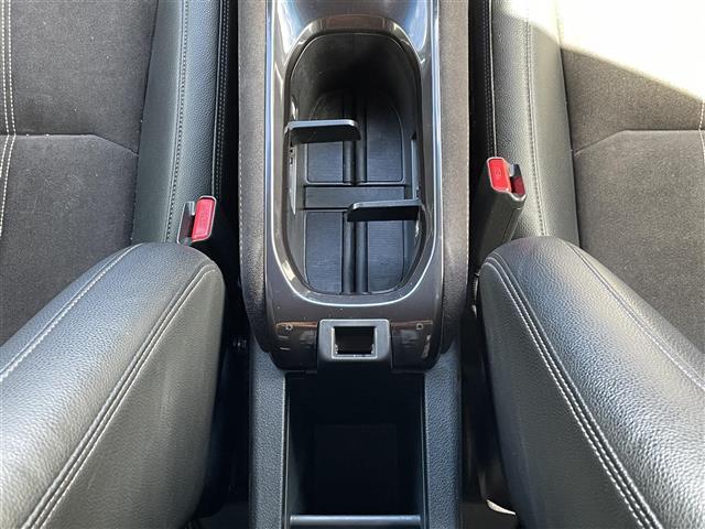 ヴェゼル ＲＳ・ホンダセンシング　・純正ディーラーナビ（Ｇａｔｈｅｒｓ：ＶＸＭ－１９４ＶＦｉ）・Ｂｌｕｅｔｏｏｔｈ対応・フルセグＴＶ・ＦＭ／ＡＭ・ＣＤ／ＤＶＤ・レーダークルーズコントロール・バックカメラ（13枚目）