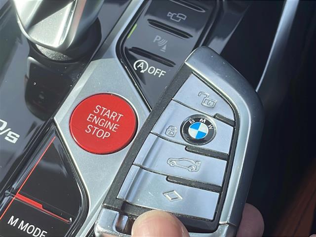 Ｍ４ Ｍ４カブリオレ　コンペティション　Ｍ　ｘＤｒｉｖｅ　★禁煙車★新車ワンオーナー★純正ＯＰツートーンエクステンドメリノ革シート★純正ＯＰ５本ツインスポークアルミ★純正ＯＰパーキングアシストプラス（7枚目）