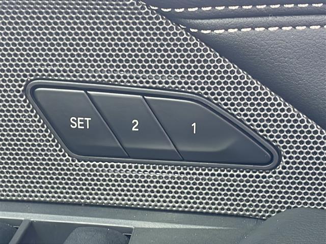 Ｍ４ Ｍ４カブリオレ　コンペティション　Ｍ　ｘＤｒｉｖｅ　★禁煙車★新車ワンオーナー★純正ＯＰツートーンエクステンドメリノ革シート★純正ＯＰ５本ツインスポークアルミ★純正ＯＰパーキングアシストプラス（16枚目）