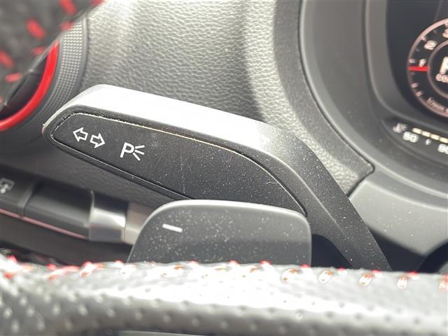 S3セダン ベースグレード ・純正ナビ(AM/FM/BT/CD)・バックカメラ・クルーズコントロール・前席パワーシート・前席シートヒーター・パドルシフト・ビルトインETC・クリアランスソナー・アイドリングストップ(9枚目)