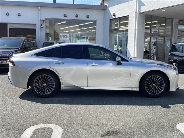 MIRAI Z ・ワンオーナー・純正メーカーナビ(AM/FM/BT/DVD/フルセグTV)・・ヨタセーフティセンス・ブラインドスポットモニター・ヘッドアップディスプレイ・デジタルインナーミラー・JBLサウンド(32枚目)