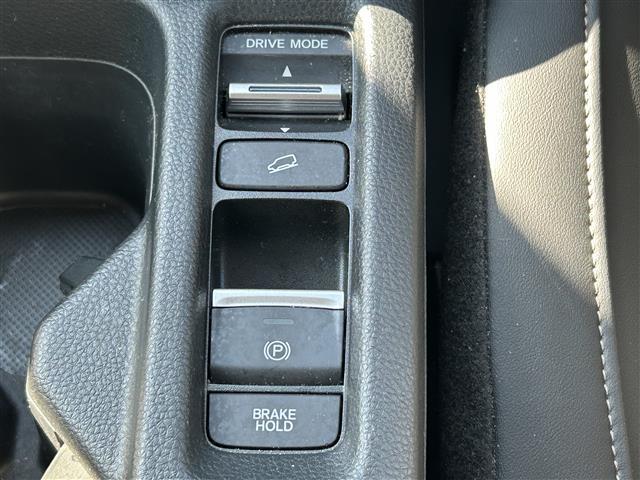 ヴェゼル e:HEV Z ・ワンオーナー・純正ディスプレイオーディオ(AM/FM/BT/Apple CarPlay)・ブラインドスポットモニター・バックカメラ・ETC・アダプティブクルーズコントロール・パドルシフト(12枚目)