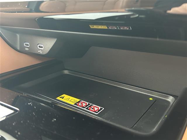 ヴェルファイア Ｚ　プレミア　・トヨタセーフティセンス・トヨタチームメイト・純正１４型ディスプレイオーディオナビ・デジタルインナーミラー・三眼ＬＥＤヘッドライト・全方位カメラ・両側パワースライドドア・本革レザー（10枚目）