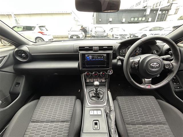 GR86 SZ ・カロッツェリア製ミュージックプレイヤー(MVH-5500)(ラジオ/BT/AUX)・6速MT・純正エアロ(フロント/サイド/リア)・レーダークルーズコントロール・トヨタセーフティセンス・ETC(2枚目)