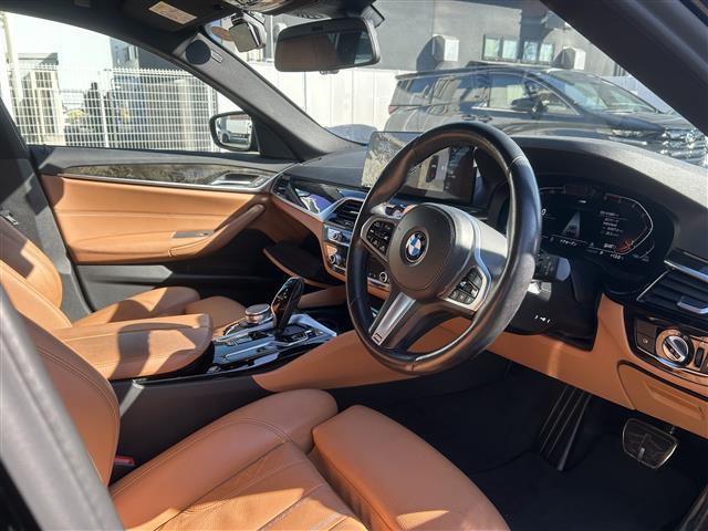 ５シリーズ ５２３ｄｘＤｒｉｖｅツーリングＭスポーツＥＤジョイ＋　・ワンオーナー・純正ナビ（ＡＭ／ＦＭ／ＢＴ／フルセグＴＶ）・ヘッドアップディスプレイ・アクティブクルーズコントロール・パドルシフト・前席パワーシート（運転席メモリ付）・前席シートヒーター・ＥＴＣ（18枚目）