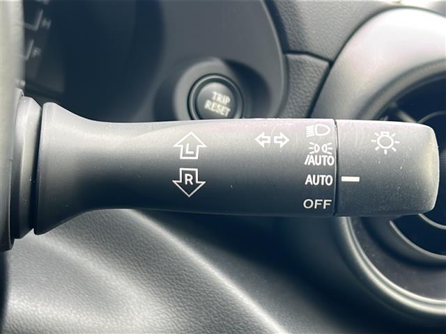 GR86 SZ /禁煙車/ワンオーナー/純正ナビ/フルセグTV/バックカメラ/純正17アルミ/プッシュスタート/ETC/アイサイト/プリクラッシュブレーキ/誤発進抑制制御機能/車線逸脱警報/追従クルコン/LEDライト(13枚目)