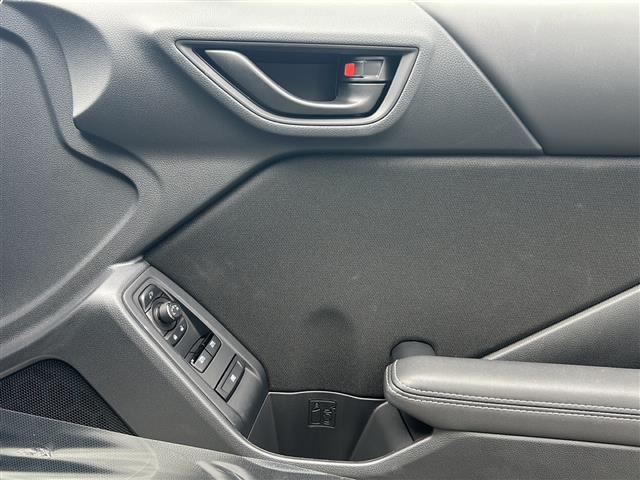 GR86 SZ /禁煙車/ワンオーナー/純正ナビ/フルセグTV/バックカメラ/純正17アルミ/プッシュスタート/ETC/アイサイト/プリクラッシュブレーキ/誤発進抑制制御機能/車線逸脱警報/追従クルコン/LEDライト(25枚目)