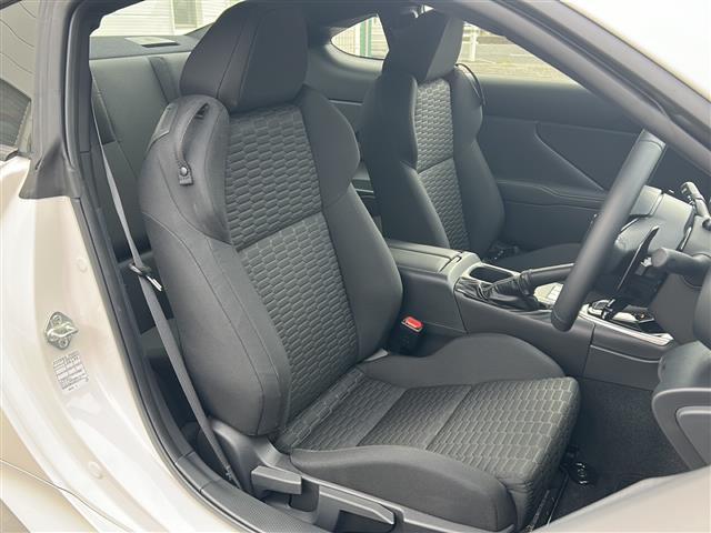 GR86 SZ /禁煙車/ワンオーナー/純正ナビ/フルセグTV/バックカメラ/純正17アルミ/プッシュスタート/ETC/アイサイト/プリクラッシュブレーキ/誤発進抑制制御機能/車線逸脱警報/追従クルコン/LEDライト(27枚目)