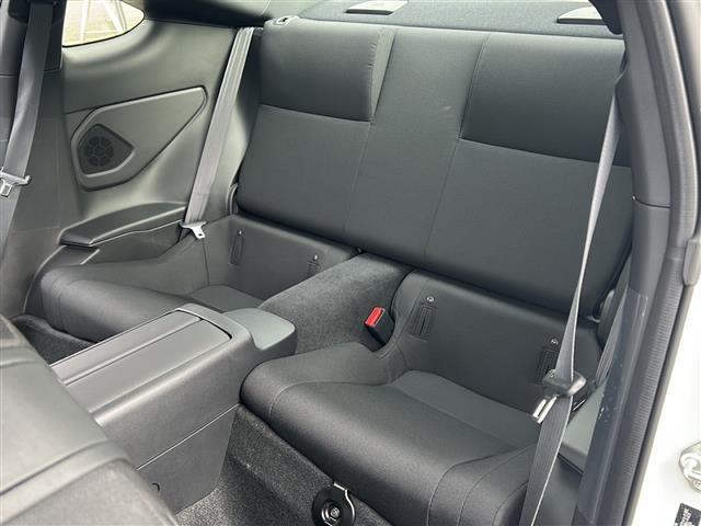GR86 SZ /禁煙車/ワンオーナー/純正ナビ/フルセグTV/バックカメラ/純正17アルミ/プッシュスタート/ETC/アイサイト/プリクラッシュブレーキ/誤発進抑制制御機能/車線逸脱警報/追従クルコン/LEDライト(32枚目)
