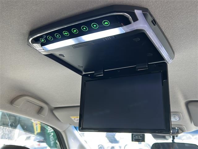 フリード クロスター・ホンダセンシング　禁煙車／社外８インチナビ／フルセグＴＶ／Ｂｌｕｅｔｏｏｔｈ／バックカメラ／フリップダウンモニター／ドライブレコーダー／ＣＭＢＳ／ＬＫＡＳ／アダプティブクルーズコントロール／シートヒーター（4枚目）