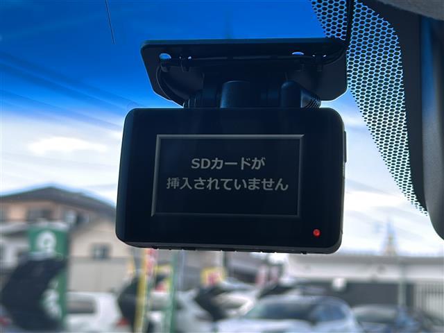 フリード クロスター・ホンダセンシング　禁煙車／社外８インチナビ／フルセグＴＶ／Ｂｌｕｅｔｏｏｔｈ／バックカメラ／フリップダウンモニター／ドライブレコーダー／ＣＭＢＳ／ＬＫＡＳ／アダプティブクルーズコントロール／シートヒーター（5枚目）