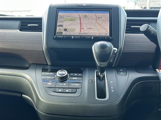 フリード クロスター・ホンダセンシング　禁煙車／社外８インチナビ／フルセグＴＶ／Ｂｌｕｅｔｏｏｔｈ／バックカメラ／フリップダウンモニター／ドライブレコーダー／ＣＭＢＳ／ＬＫＡＳ／アダプティブクルーズコントロール／シートヒーター（16枚目）