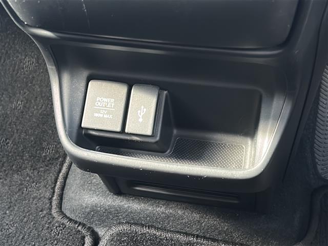 フリード クロスター・ホンダセンシング　禁煙車／社外８インチナビ／フルセグＴＶ／Ｂｌｕｅｔｏｏｔｈ／バックカメラ／フリップダウンモニター／ドライブレコーダー／ＣＭＢＳ／ＬＫＡＳ／アダプティブクルーズコントロール／シートヒーター（19枚目）