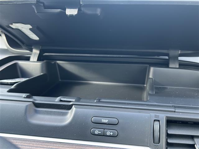 フリード クロスター・ホンダセンシング　禁煙車／社外８インチナビ／フルセグＴＶ／Ｂｌｕｅｔｏｏｔｈ／バックカメラ／フリップダウンモニター／ドライブレコーダー／ＣＭＢＳ／ＬＫＡＳ／アダプティブクルーズコントロール／シートヒーター（21枚目）