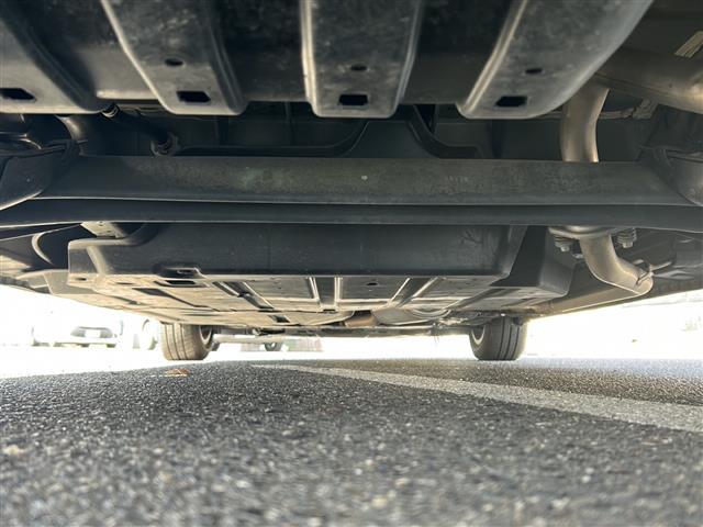 フリード クロスター・ホンダセンシング　禁煙車／社外８インチナビ／フルセグＴＶ／Ｂｌｕｅｔｏｏｔｈ／バックカメラ／フリップダウンモニター／ドライブレコーダー／ＣＭＢＳ／ＬＫＡＳ／アダプティブクルーズコントロール／シートヒーター（42枚目）