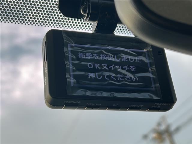 プリウスアルファ Sツーリングセレクション 禁煙車/ワンオーナー/ALPINE9インチナビ/ドライブレコーダー/LEDオートライト/純正フロアマット(4枚目)