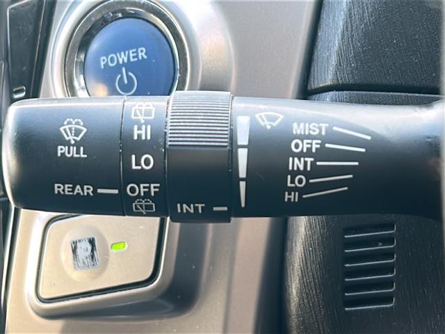 プリウスアルファ Sツーリングセレクション 禁煙車/ワンオーナー/ALPINE9インチナビ/ドライブレコーダー/LEDオートライト/純正フロアマット(12枚目)