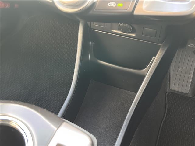 プリウスアルファ Sツーリングセレクション 禁煙車/ワンオーナー/ALPINE9インチナビ/ドライブレコーダー/LEDオートライト/純正フロアマット(17枚目)