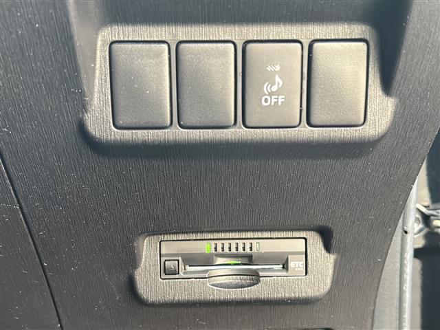 プリウスアルファ Sツーリングセレクション 禁煙車/ワンオーナー/ALPINE9インチナビ/ドライブレコーダー/LEDオートライト/純正フロアマット(20枚目)