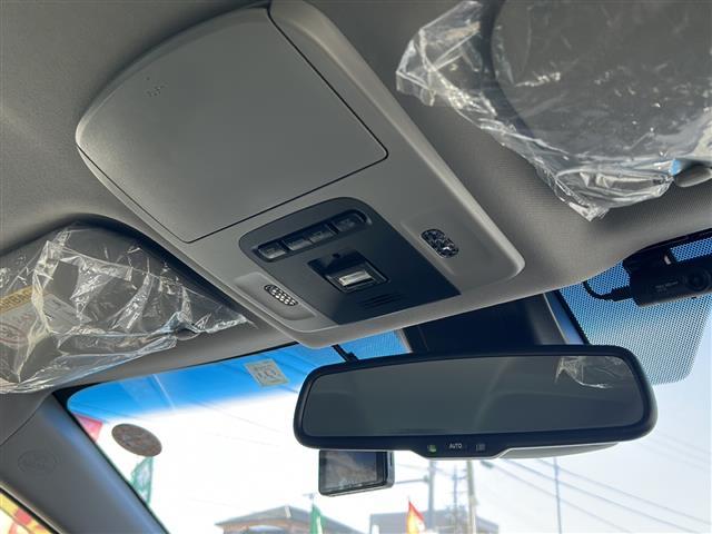 カムリ ＷＳレザーパッケージ　禁煙車／ワンオーナー／９インチディスプレイ／フルセグＴＶ／Ｂｌｕｅｔｏｏｔｈ／バックカメラ・パノラミックビューモニター／前後ドラレコ／ＴＳＳ／ＰＣＳ／ＬＴＡ／ＢＳＭ／本革／シートヒーター（4枚目）
