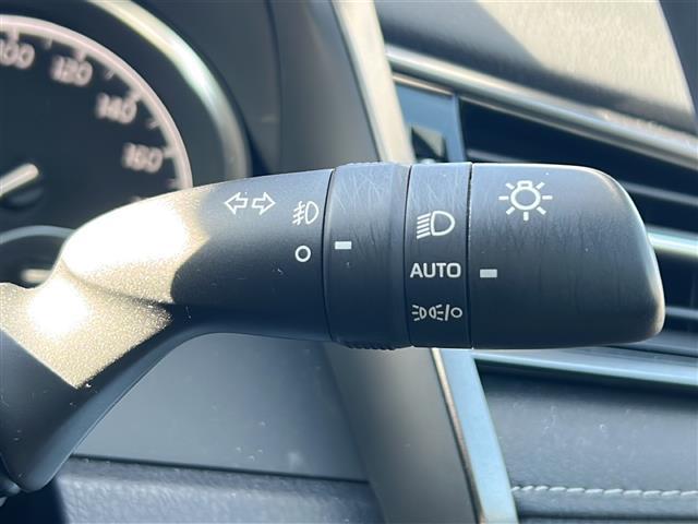 カムリ ＷＳレザーパッケージ　禁煙車／ワンオーナー／９インチディスプレイ／フルセグＴＶ／Ｂｌｕｅｔｏｏｔｈ／バックカメラ・パノラミックビューモニター／前後ドラレコ／ＴＳＳ／ＰＣＳ／ＬＴＡ／ＢＳＭ／本革／シートヒーター（14枚目）