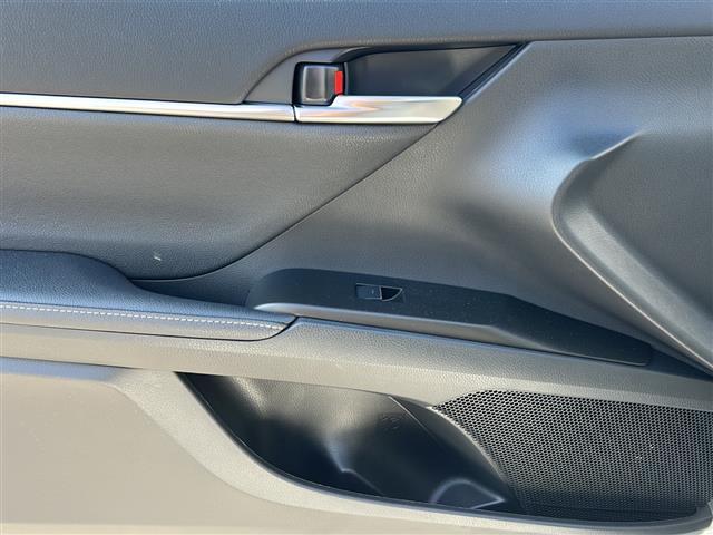 カムリ ＷＳレザーパッケージ　禁煙車／ワンオーナー／９インチディスプレイ／フルセグＴＶ／Ｂｌｕｅｔｏｏｔｈ／バックカメラ・パノラミックビューモニター／前後ドラレコ／ＴＳＳ／ＰＣＳ／ＬＴＡ／ＢＳＭ／本革／シートヒーター（22枚目）