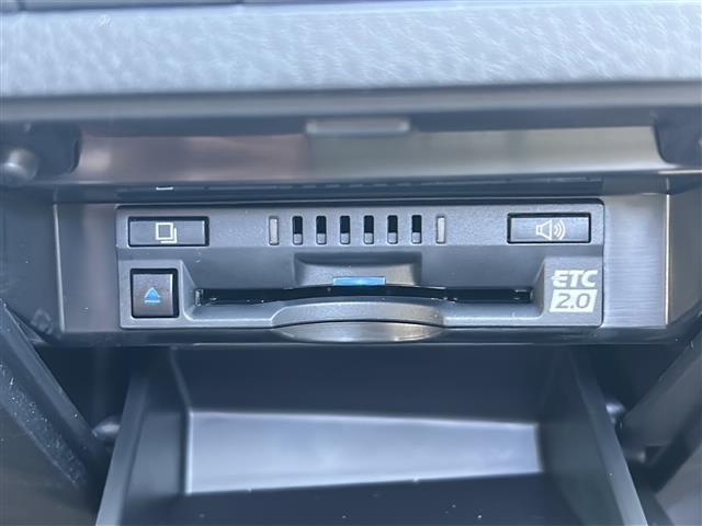 カムリ ＷＳレザーパッケージ　禁煙車／ワンオーナー／９インチディスプレイ／フルセグＴＶ／Ｂｌｕｅｔｏｏｔｈ／バックカメラ・パノラミックビューモニター／前後ドラレコ／ＴＳＳ／ＰＣＳ／ＬＴＡ／ＢＳＭ／本革／シートヒーター（24枚目）