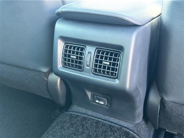 カムリ ＷＳレザーパッケージ　禁煙車／ワンオーナー／９インチディスプレイ／フルセグＴＶ／Ｂｌｕｅｔｏｏｔｈ／バックカメラ・パノラミックビューモニター／前後ドラレコ／ＴＳＳ／ＰＣＳ／ＬＴＡ／ＢＳＭ／本革／シートヒーター（25枚目）
