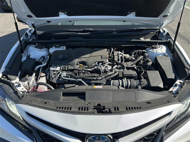 カムリ ＷＳレザーパッケージ　禁煙車／ワンオーナー／９インチディスプレイ／フルセグＴＶ／Ｂｌｕｅｔｏｏｔｈ／バックカメラ・パノラミックビューモニター／前後ドラレコ／ＴＳＳ／ＰＣＳ／ＬＴＡ／ＢＳＭ／本革／シートヒーター（42枚目）