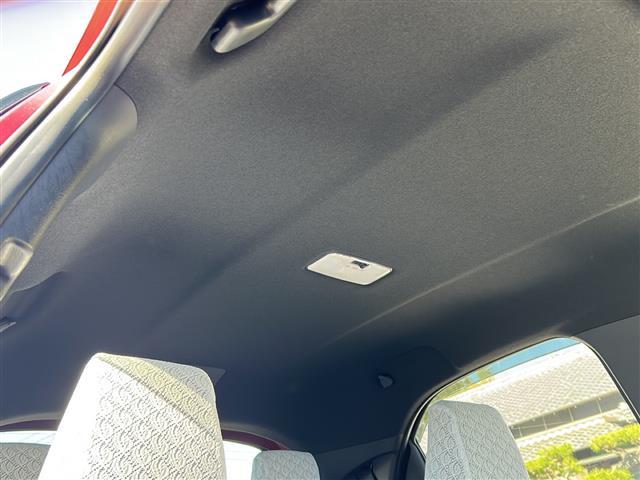 ヤリス Ｇ　禁煙車／ワンオーナー／純正８インチディスプレイオーディオ／Ｂｌｕｅｔｏｏｔｈ／ＣＤ・ＤＶＤキット／バックカメラ／ＴＳＳ／ＰＣＳ／ＬＴＡ／レーダークルーズコントロール／シートヒーター（3枚目）