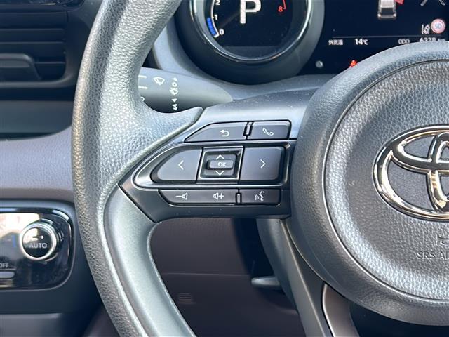 ヤリス Ｇ　禁煙車／ワンオーナー／純正８インチディスプレイオーディオ／Ｂｌｕｅｔｏｏｔｈ／ＣＤ・ＤＶＤキット／バックカメラ／ＴＳＳ／ＰＣＳ／ＬＴＡ／レーダークルーズコントロール／シートヒーター（11枚目）