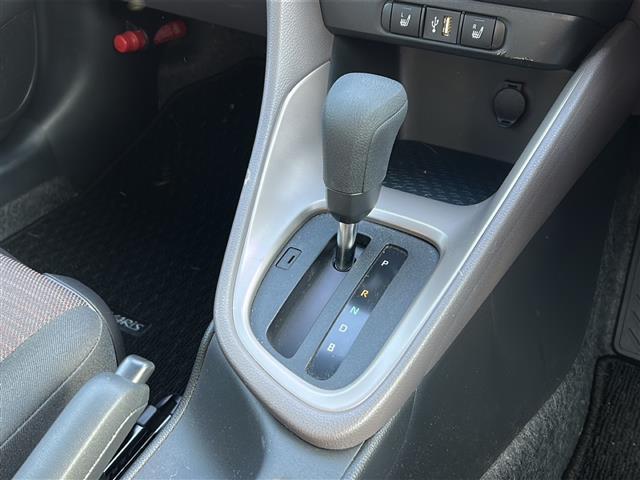 ヤリス Ｇ　禁煙車／ワンオーナー／純正８インチディスプレイオーディオ／Ｂｌｕｅｔｏｏｔｈ／ＣＤ・ＤＶＤキット／バックカメラ／ＴＳＳ／ＰＣＳ／ＬＴＡ／レーダークルーズコントロール／シートヒーター（17枚目）