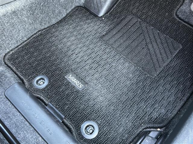 ヤリス Ｇ　禁煙車／ワンオーナー／純正８インチディスプレイオーディオ／Ｂｌｕｅｔｏｏｔｈ／ＣＤ・ＤＶＤキット／バックカメラ／ＴＳＳ／ＰＣＳ／ＬＴＡ／レーダークルーズコントロール／シートヒーター（23枚目）