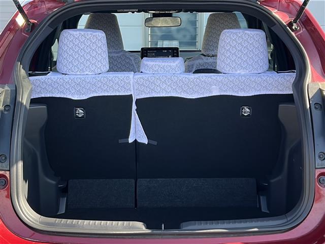 ヤリス Ｇ　禁煙車／ワンオーナー／純正８インチディスプレイオーディオ／Ｂｌｕｅｔｏｏｔｈ／ＣＤ・ＤＶＤキット／バックカメラ／ＴＳＳ／ＰＣＳ／ＬＴＡ／レーダークルーズコントロール／シートヒーター（27枚目）