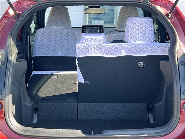 ヤリス Ｇ　禁煙車／ワンオーナー／純正８インチディスプレイオーディオ／Ｂｌｕｅｔｏｏｔｈ／ＣＤ・ＤＶＤキット／バックカメラ／ＴＳＳ／ＰＣＳ／ＬＴＡ／レーダークルーズコントロール／シートヒーター（28枚目）